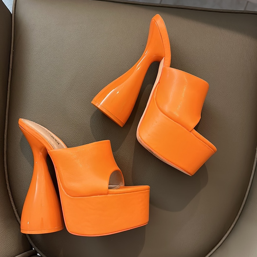 Fashion Nova Orange Platform Open toed heels